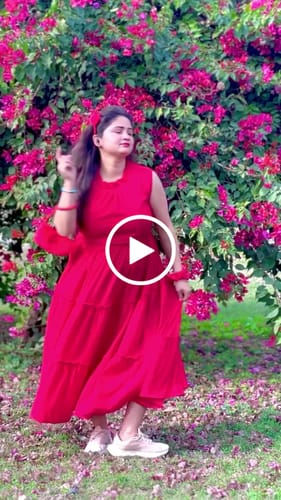 Customer video review of Classic Mint Floral Maternity & Nursing Frill Dress