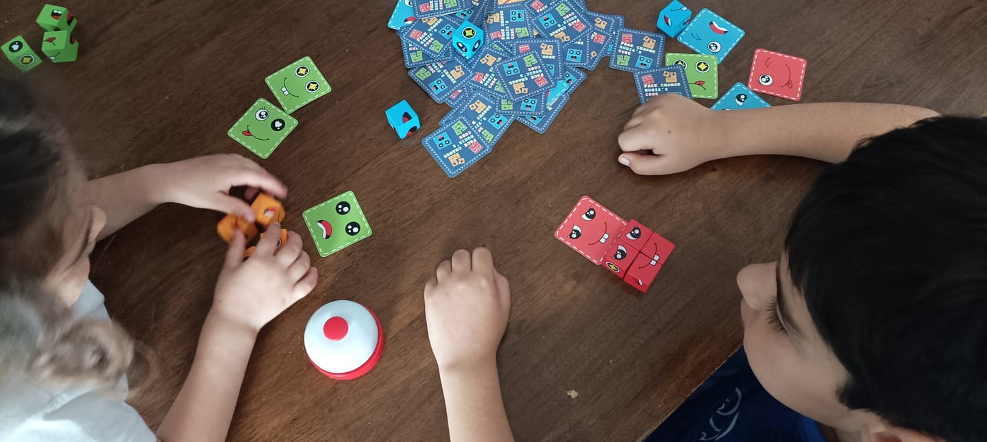 Customer photo review of Juegos Rompe Cabeza con Caras y Timbre