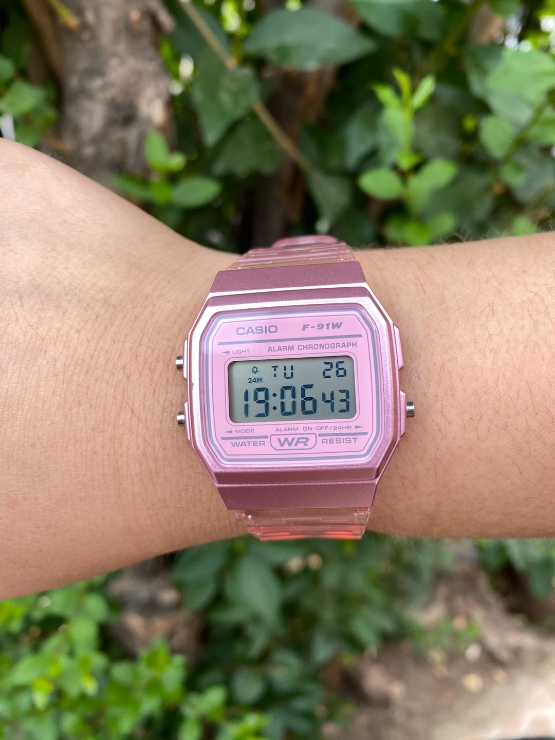 Customer photo review of Reloj Casio Vintage F-91WS-4D Rosado Transparente