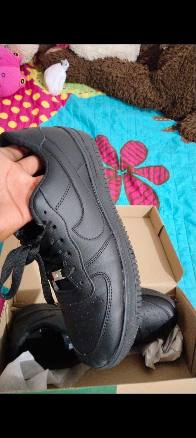 Customer photo review of Tenis 270 Negro Total