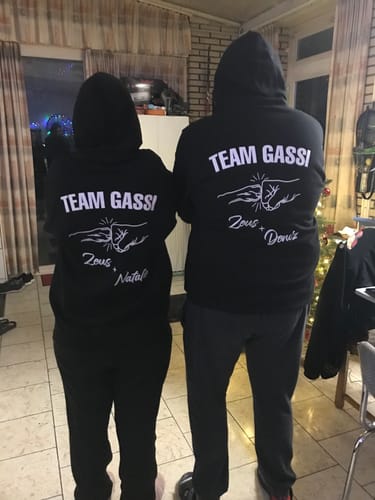 Customer photo review of Team Gassi Fauststoß - Individueller Hoodie Unisex Rückendruck