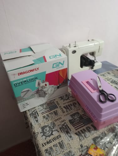 Customer photo review of Maquina Coser Industrial Puntada Overlok Agujas 3 Hilos