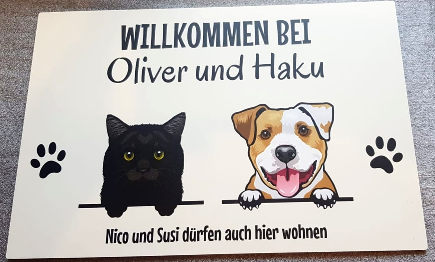Customer photo review of Spähende Haustiere - Individuelles Türschild