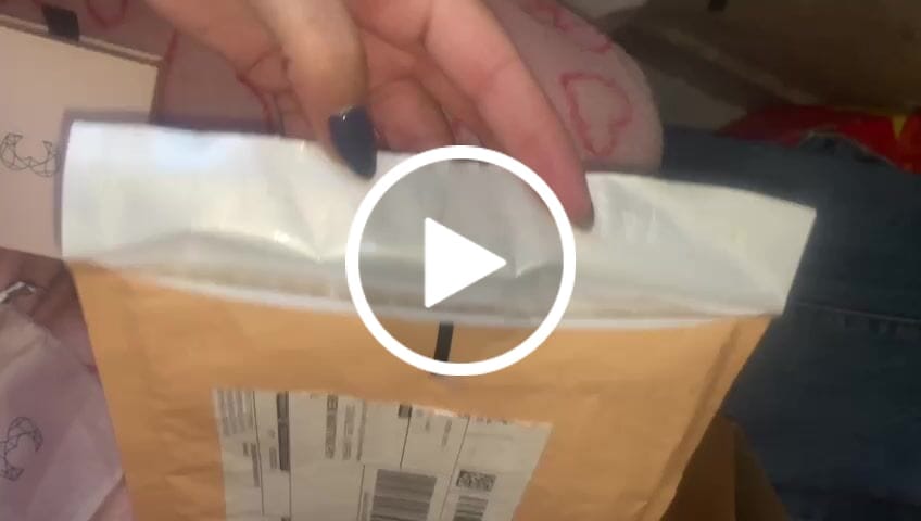 Customer video review of Collar Inicial