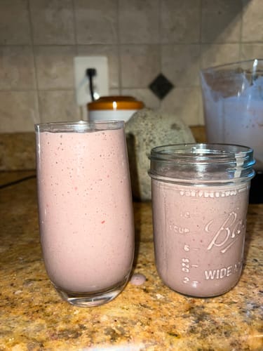 Flaunt Y. review of Gigantic Hair Growth Vegan Shake (Comes with FREE 4oz sunsplash leave in conditioner spray, must add it to cart) image 1 out of 1