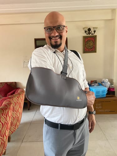Customer photo review of Arm Pouch Sling (Mild Support)| Provides Support to the Shoulder & Arm (Grey)