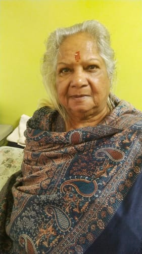 Customer photo review of Pashtush Women's Jamawar Shawl, Navy Blue