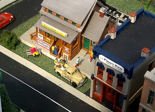Customer photo review of Woodland Scenics AS5346 Paul's Fresh Produce, N Scale