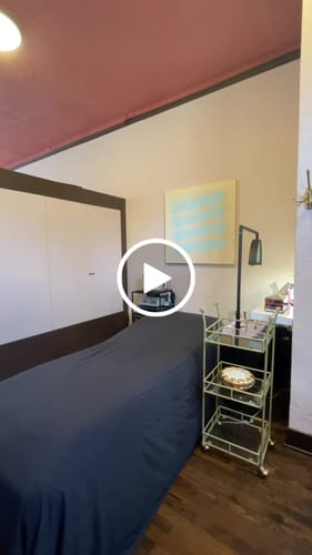 Customer video review of CosmoGlo Original Light Bundle + Phone Clip