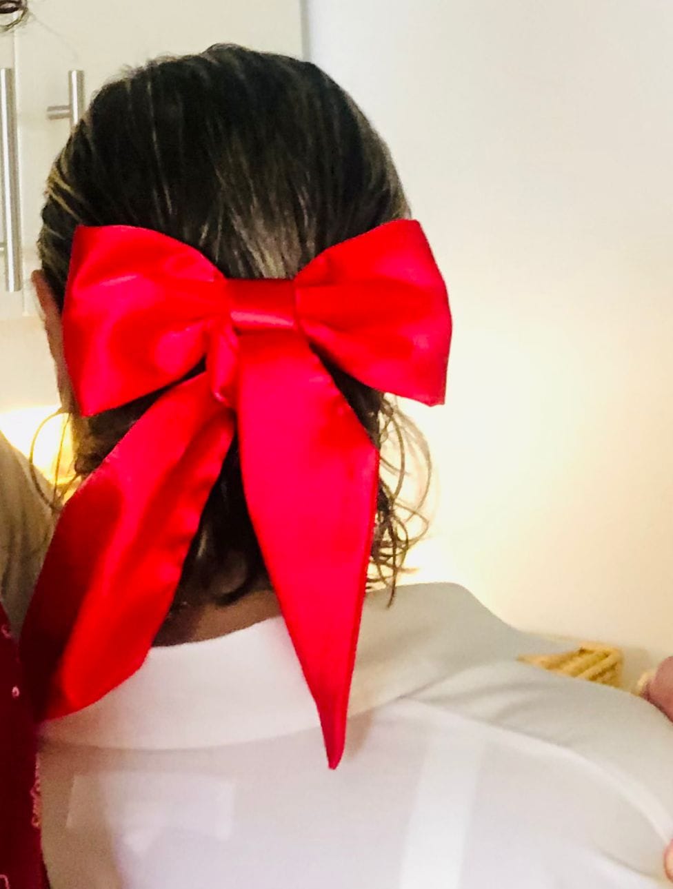 Customer photo review of Moño - EXTRA Large Bow