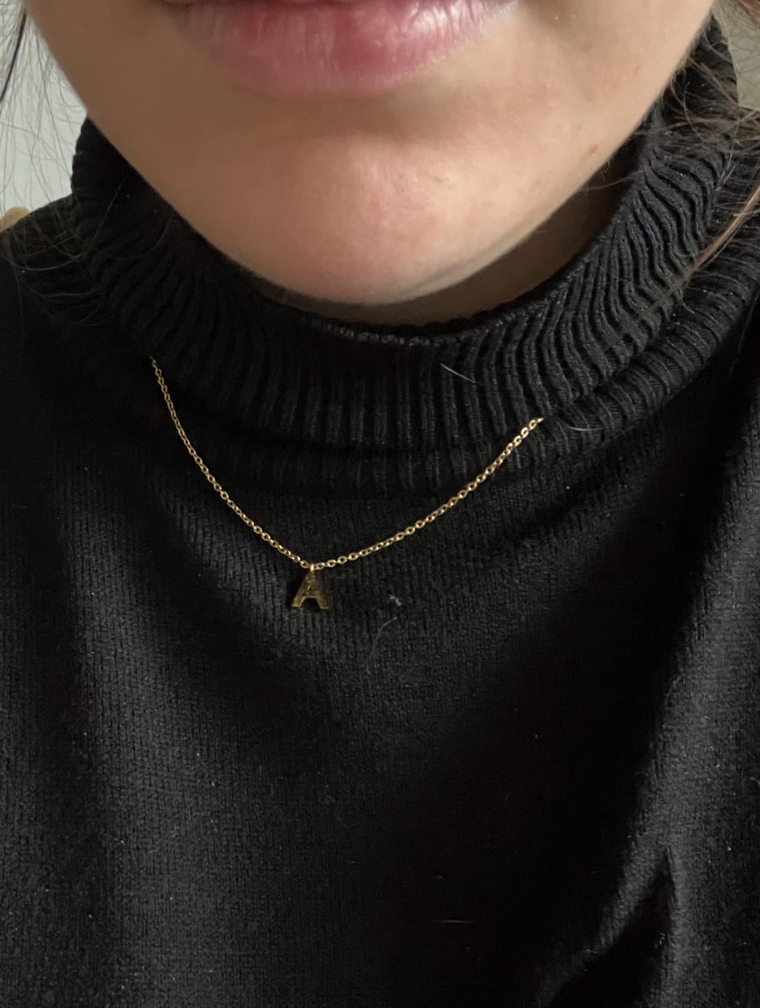 Customer photo review of Filigran Letter Halskette | 18K vergoldet