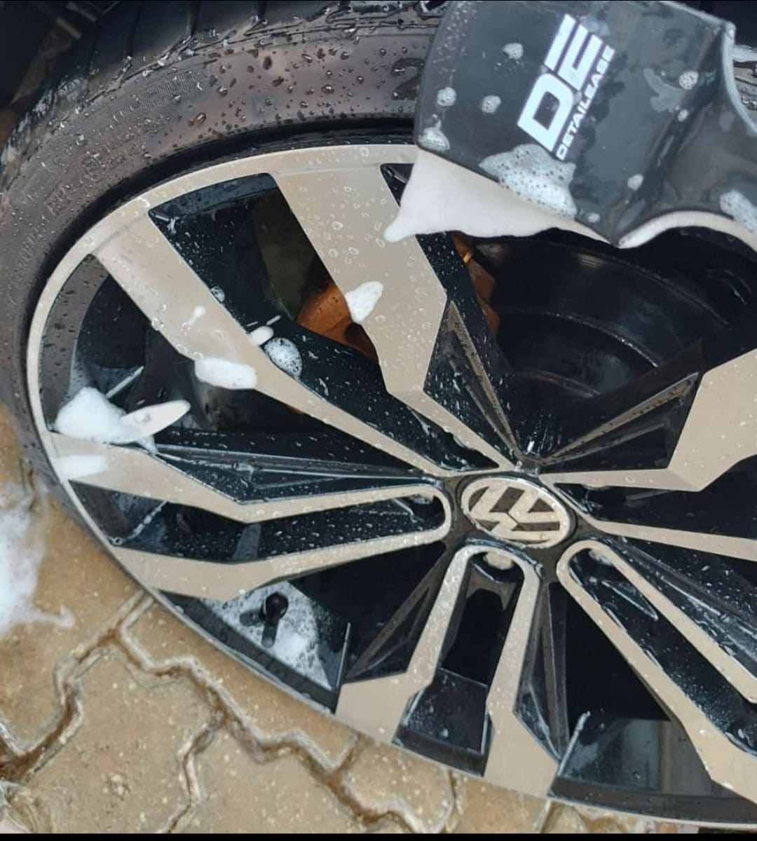 Customer photo review of Tyre & Plastic Brush
