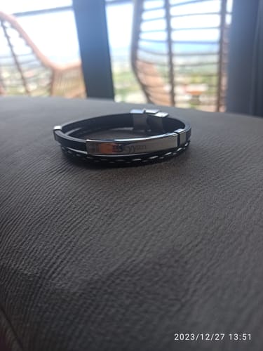 Customer photo review of Bracelet homme personnalisable en simili cuir et acier inoxydable