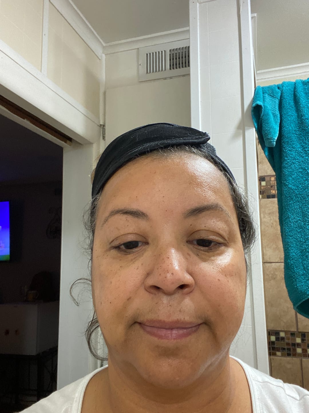 Customer photo review of Castaway Cream Daily Moisturizer