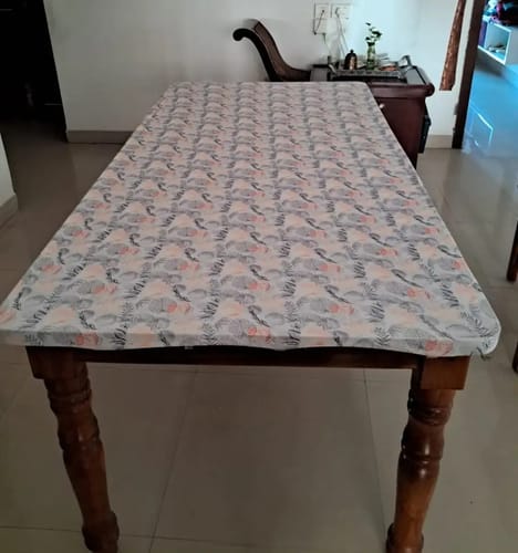 Customer photo review of DivineTrendz Exclusive - Cream leaves Elastic Table Cover