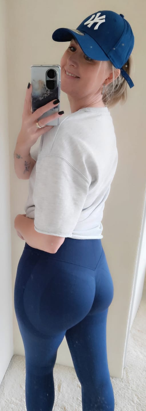 Customer photo review of Nala Seamless Leggings Black