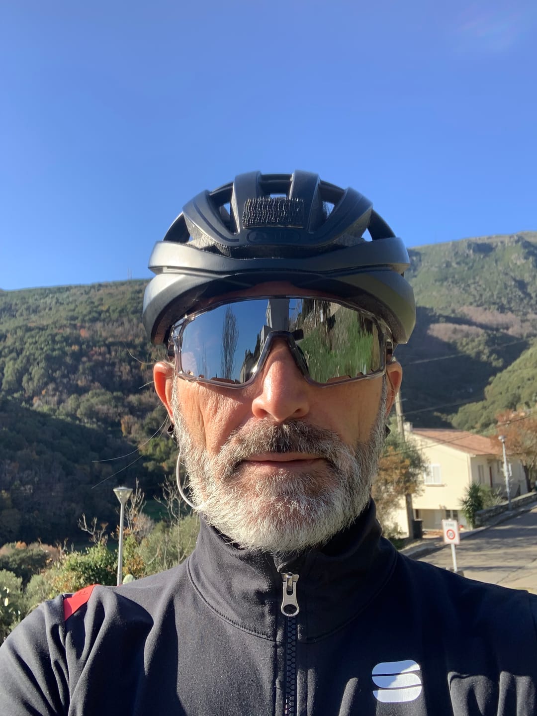Customer photo review of Kapvoe X76 Sports Sunglasses
