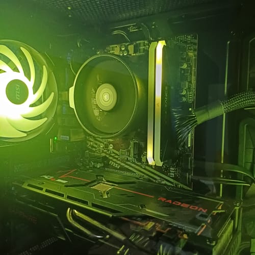Customer photo review of Tarjeta madre MSI A520M-A PRO (AMD AM4, DDR4, PCIe 3.0, SATA 6Gb/s, M.2, USB 3.2 Gen 1, DVI/HDMI, Micro-ATX)