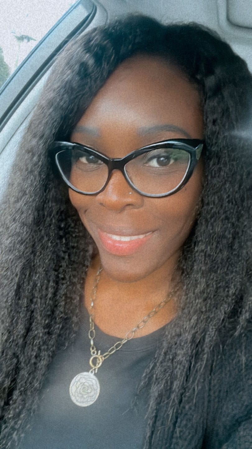 Customer photo review of Jada Cambodian Kinky Straight - Traditional Weft Clip In Bundles