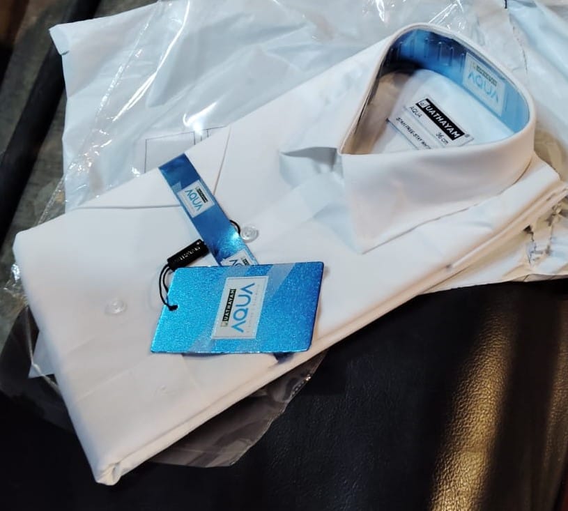 Customer photo review of AQUA Stain Free White Shirts