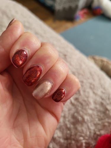 Customer photo review of DIDIER LAB VEGAN NAIL POLISH "GREEN REACTIVE", HEART BEAT CORAL, 10ML