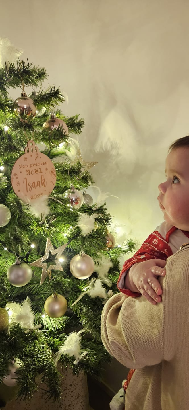 Customer photo review of Boule de Noël Personnalisée - Mon Premier Noël