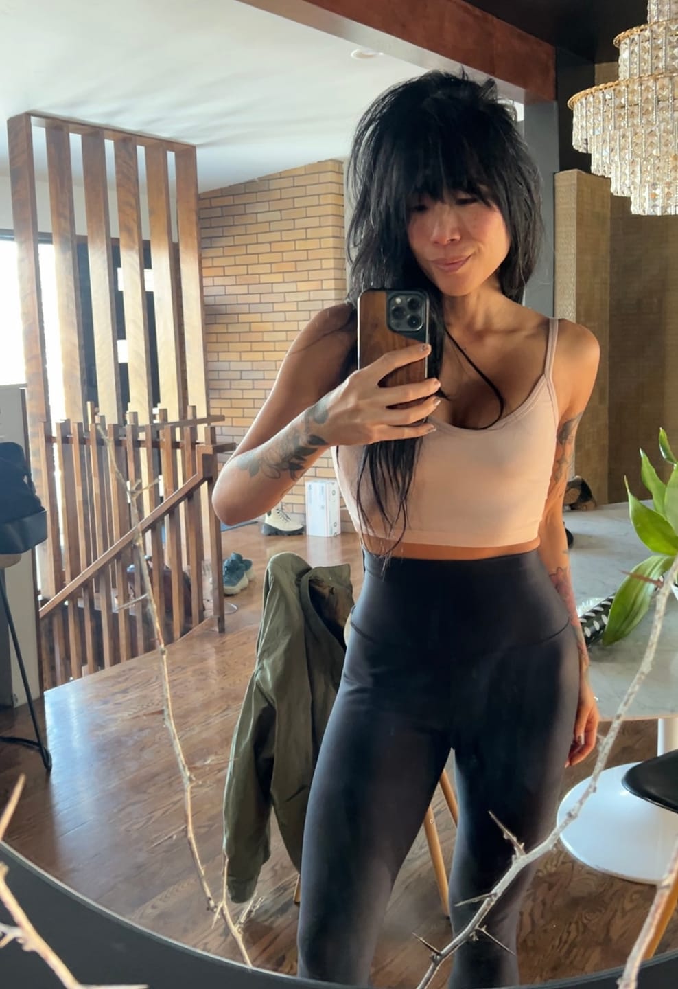 Customer photo review of Hebe Black Backless Crop Tank Top
