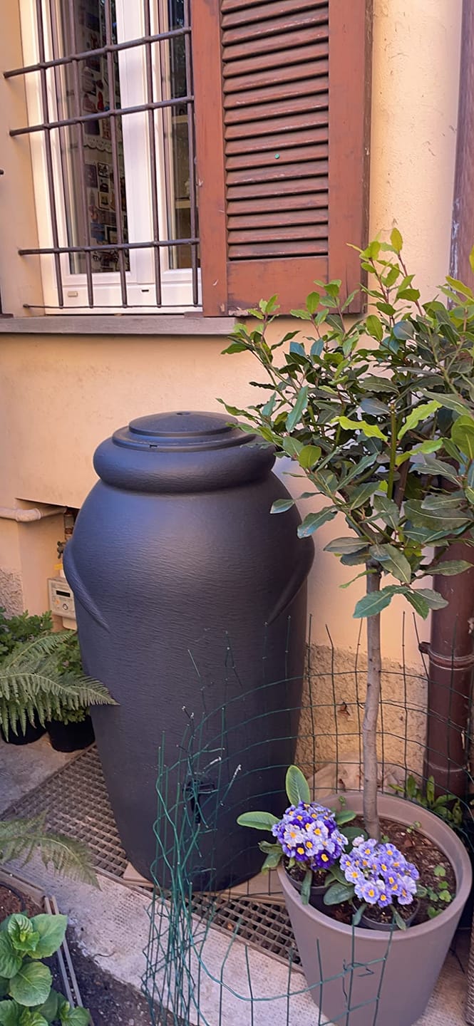 Customer photo review of Regentonne 210/360/440 Liter [Amphore Design] Regenfass Frostsicher aus Kunststoff - Regenwassertonne mit Wasserhahn