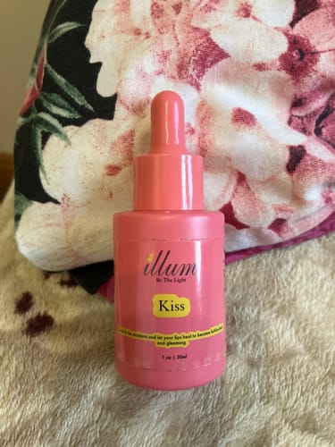 Customer photo review of Kiss Oil - Lip Treatment
