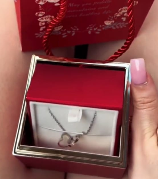 Customer photo review of Engraved Necklace with Eternal Rose Box