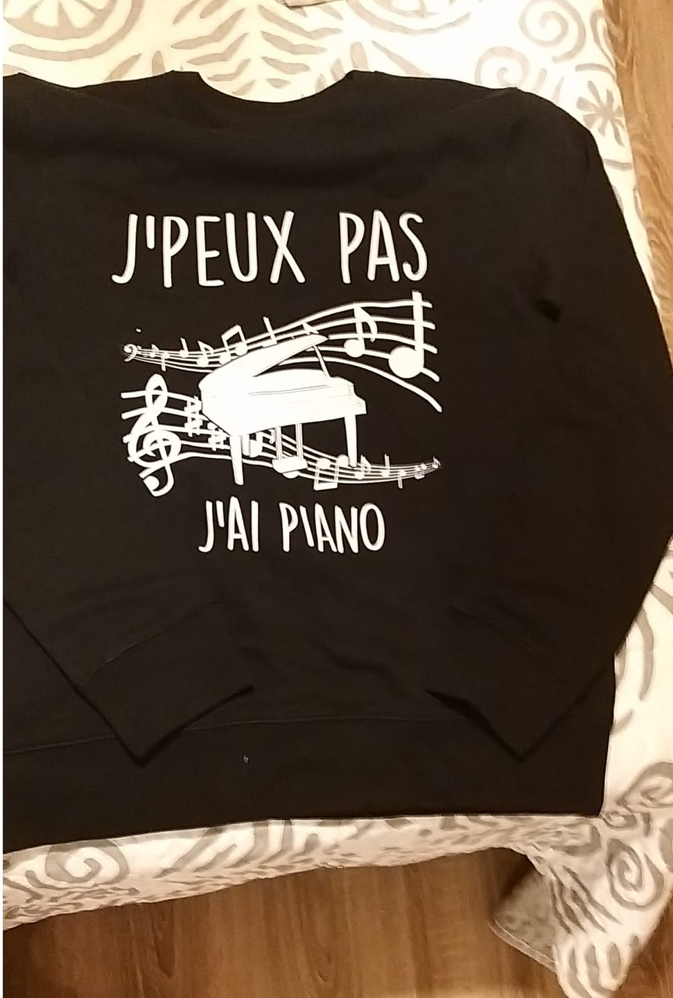 Customer photo review of J'peux pas J'ai Piano – Pull unisexe