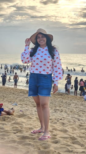 Customer photo review of Heartfelt Balloon Sleeve Pullover