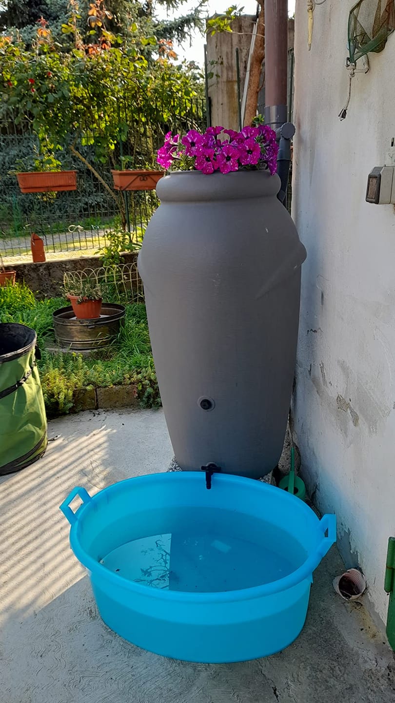 Customer photo review of Regentonne 210/360/440 Liter [Amphore Design] Regenfass Frostsicher aus Kunststoff - Regenwassertonne mit Wasserhahn