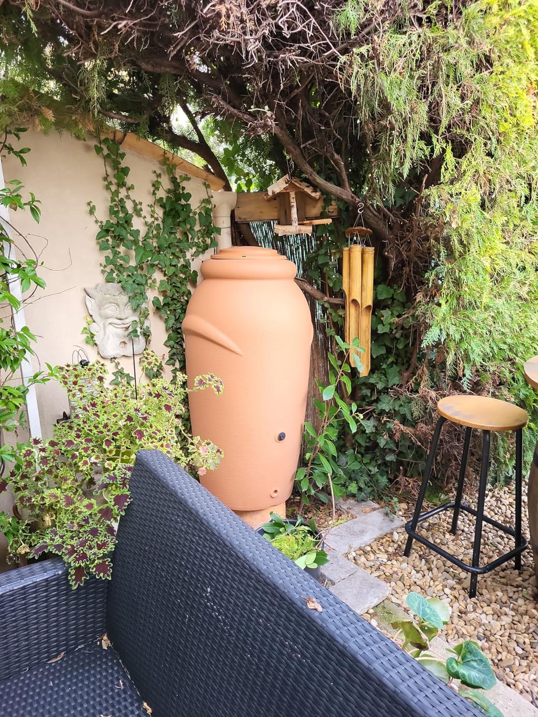 Customer photo review of Regentonne 210/360/440 Liter [Amphore Design] Regenfass Frostsicher aus Kunststoff - Regenwassertonne mit Wasserhahn
