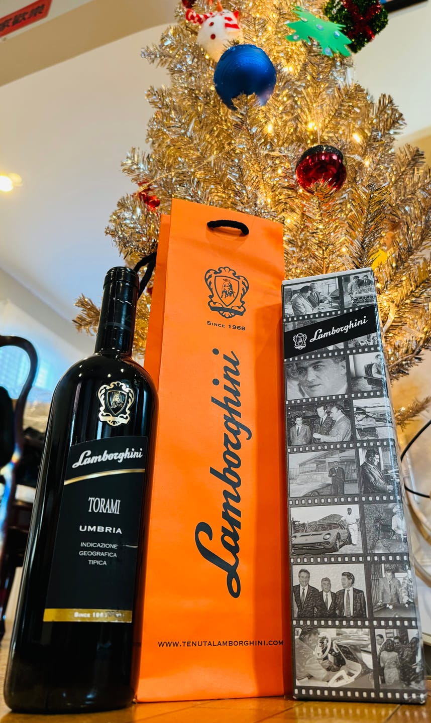Customer photo review of Lamborghini: Torami Umbria Red with Gift Set