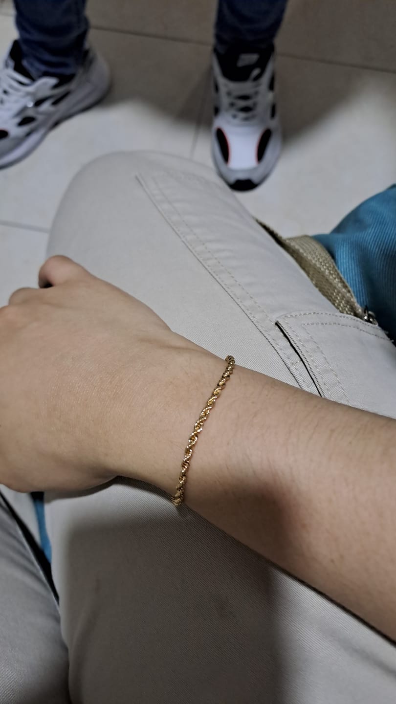 Customer photo review of Pulseras Lazo en Oro laminado 18k Para Pareja
