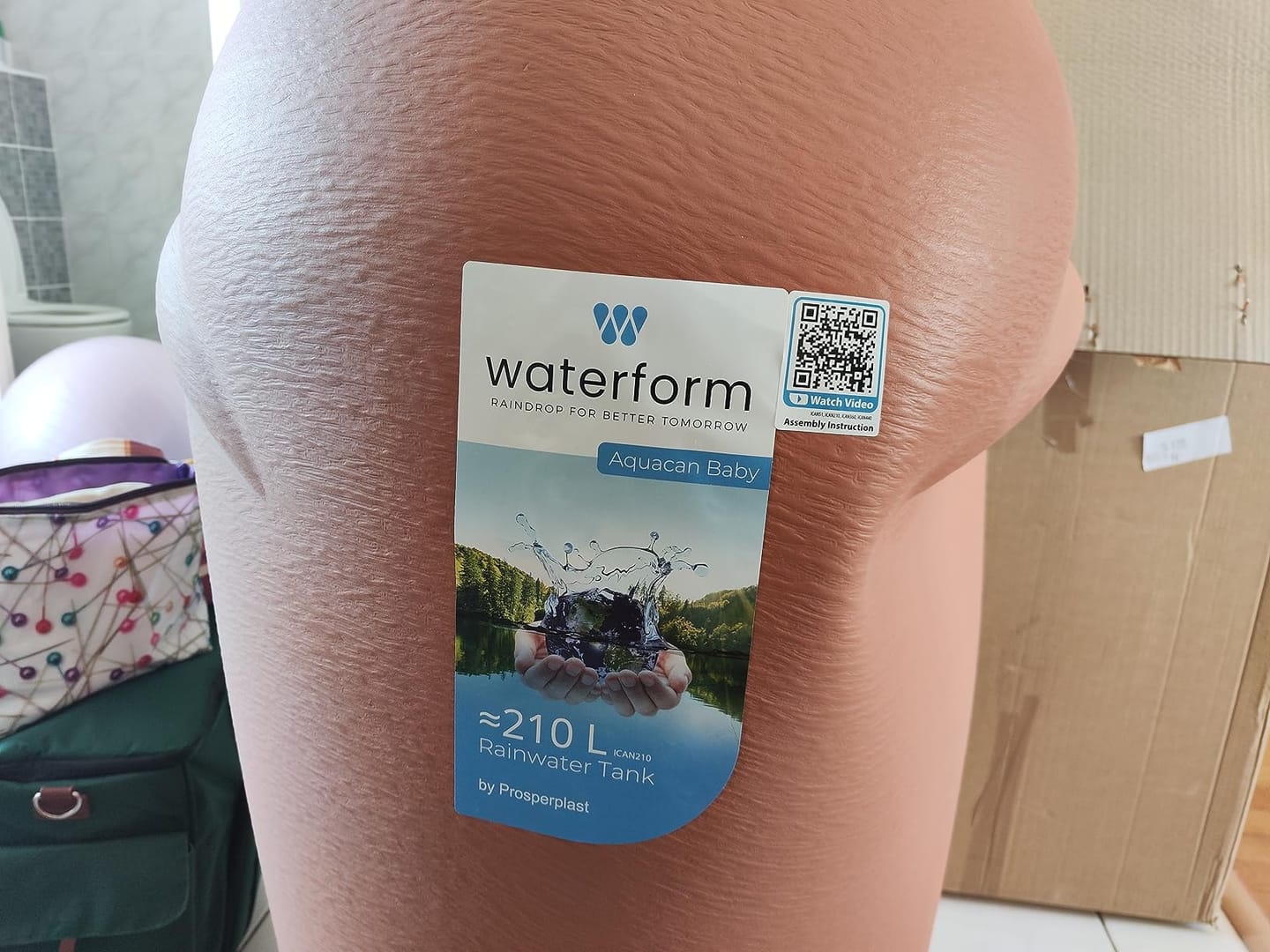 Customer photo review of Regentonne 210/360/440 Liter [Amphore Design] Regenfass Frostsicher aus Kunststoff - Regenwassertonne mit Wasserhahn