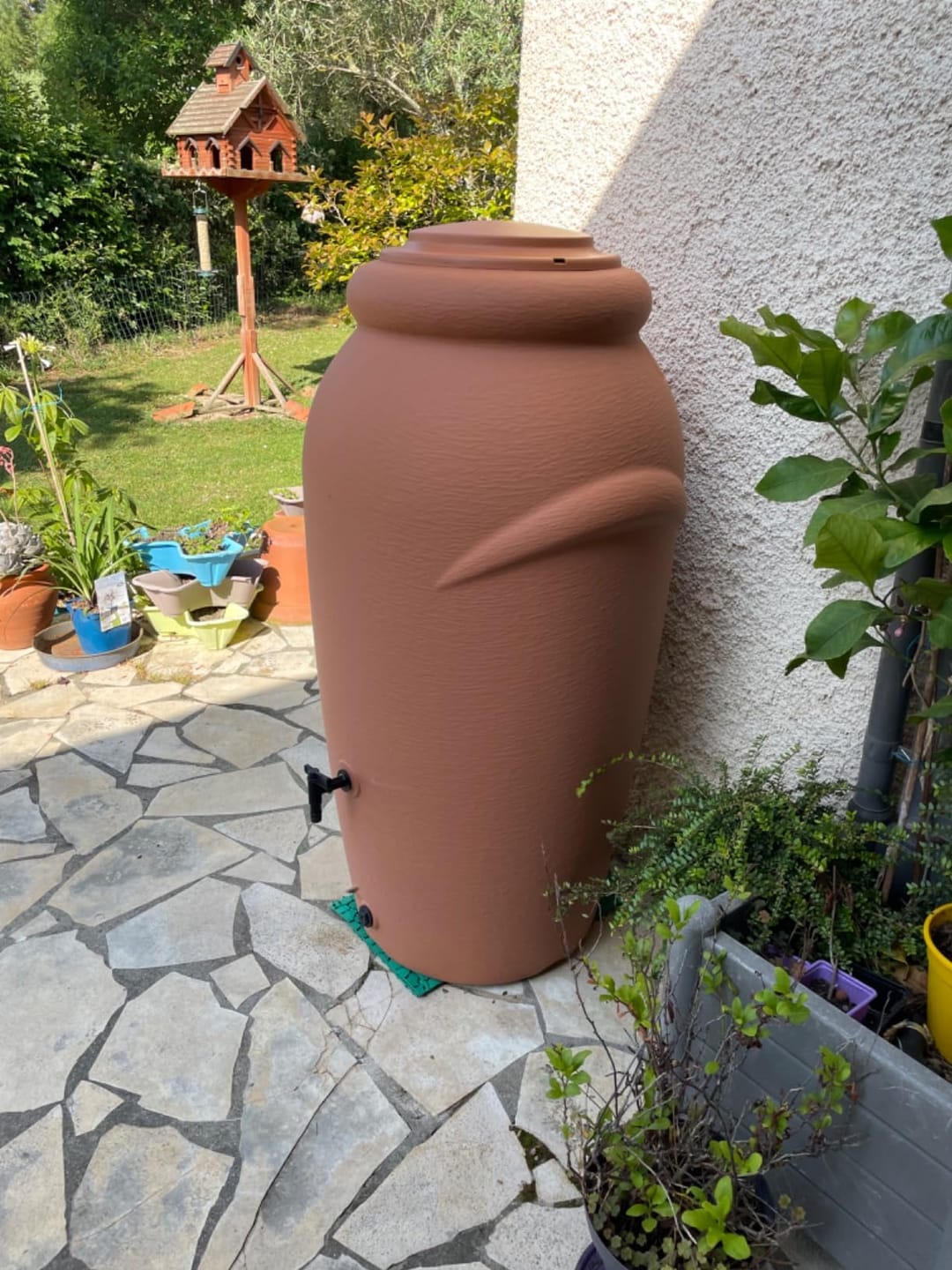 Customer photo review of Regentonne 210/360/440 Liter [Amphore Design] Regenfass Frostsicher aus Kunststoff - Regenwassertonne mit Wasserhahn