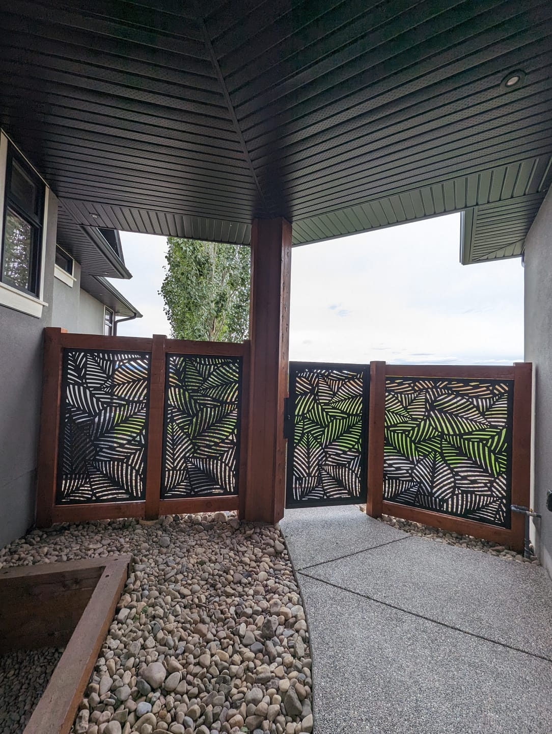 Customer photo review of Privacy Screen (Maui)