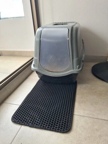 Customer photo review of Tapis pour bac à litière pour chat double couche et imperméable