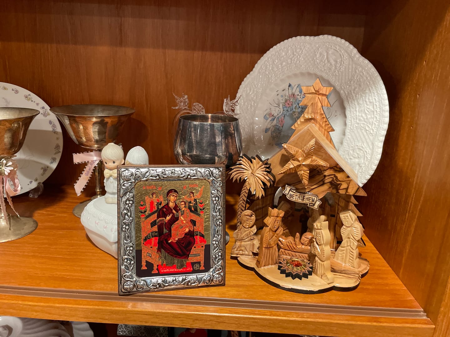 Customer photo review of Olive Wood Nativity Scene with Music Box (8x6 inches) - Guaranteed Delivery By Christmas(Order Today)