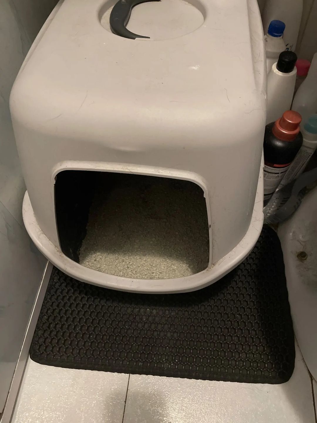 Customer photo review of Tapis pour bac à litière pour chat double couche et imperméable