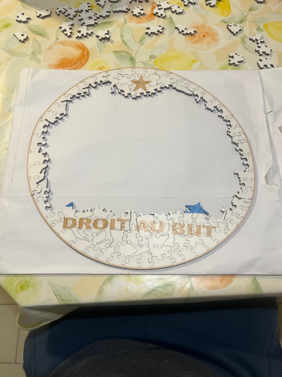 Customer photo review of Logo Olympique de Marseille® - Puzzle Officiel en Bois