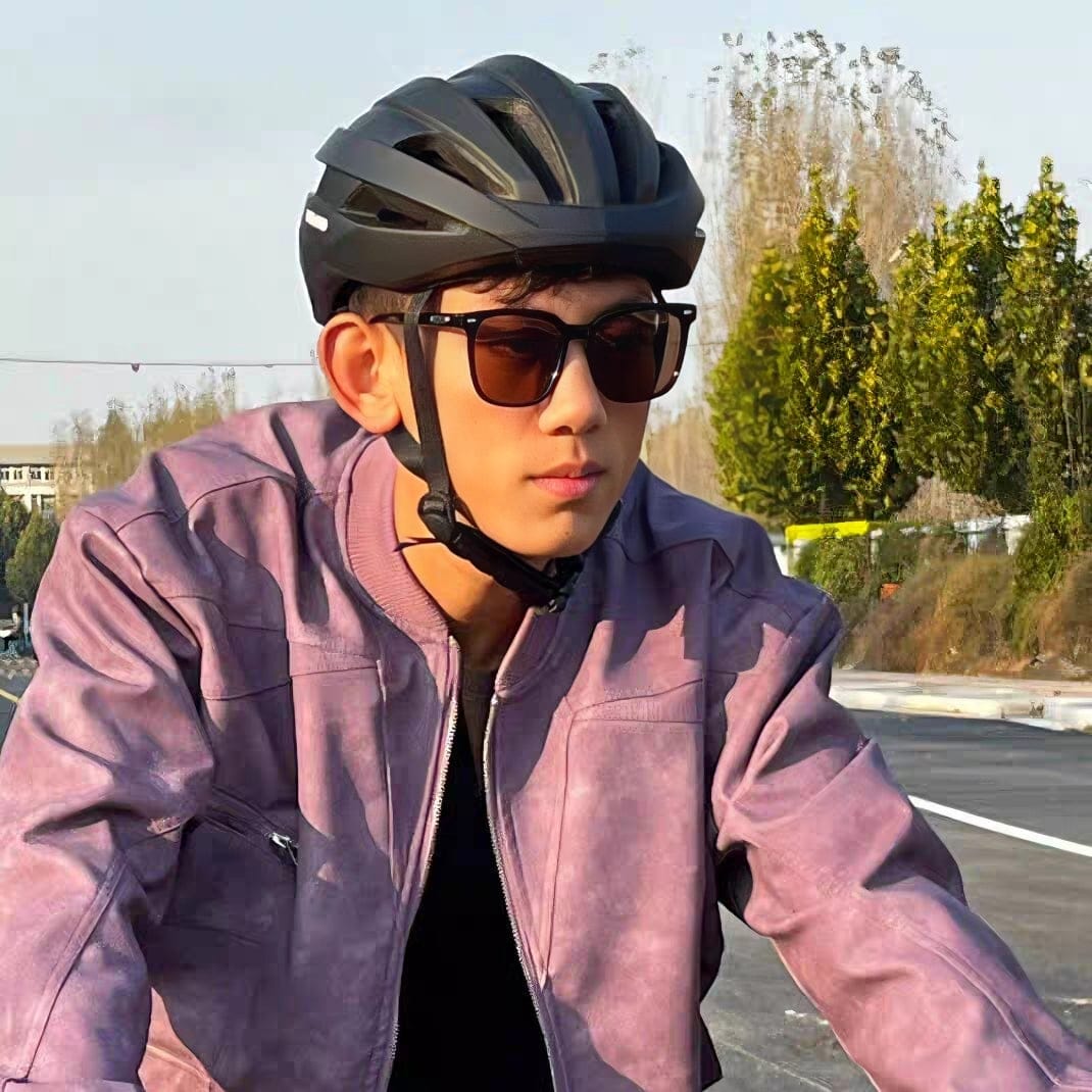 Customer photo review of Cleo Square Framed Sunglasses