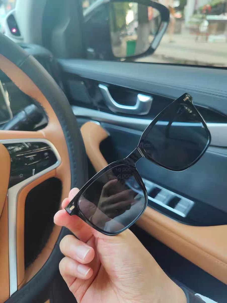 Customer photo review of Cleo Square Framed Sunglasses