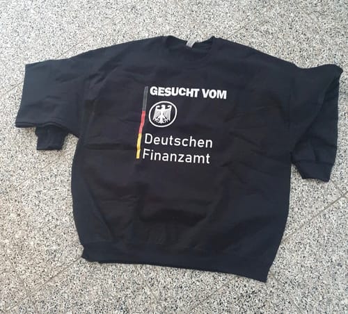 Customer photo review of GESUCHT VOM FINANZAMT PULLOVER