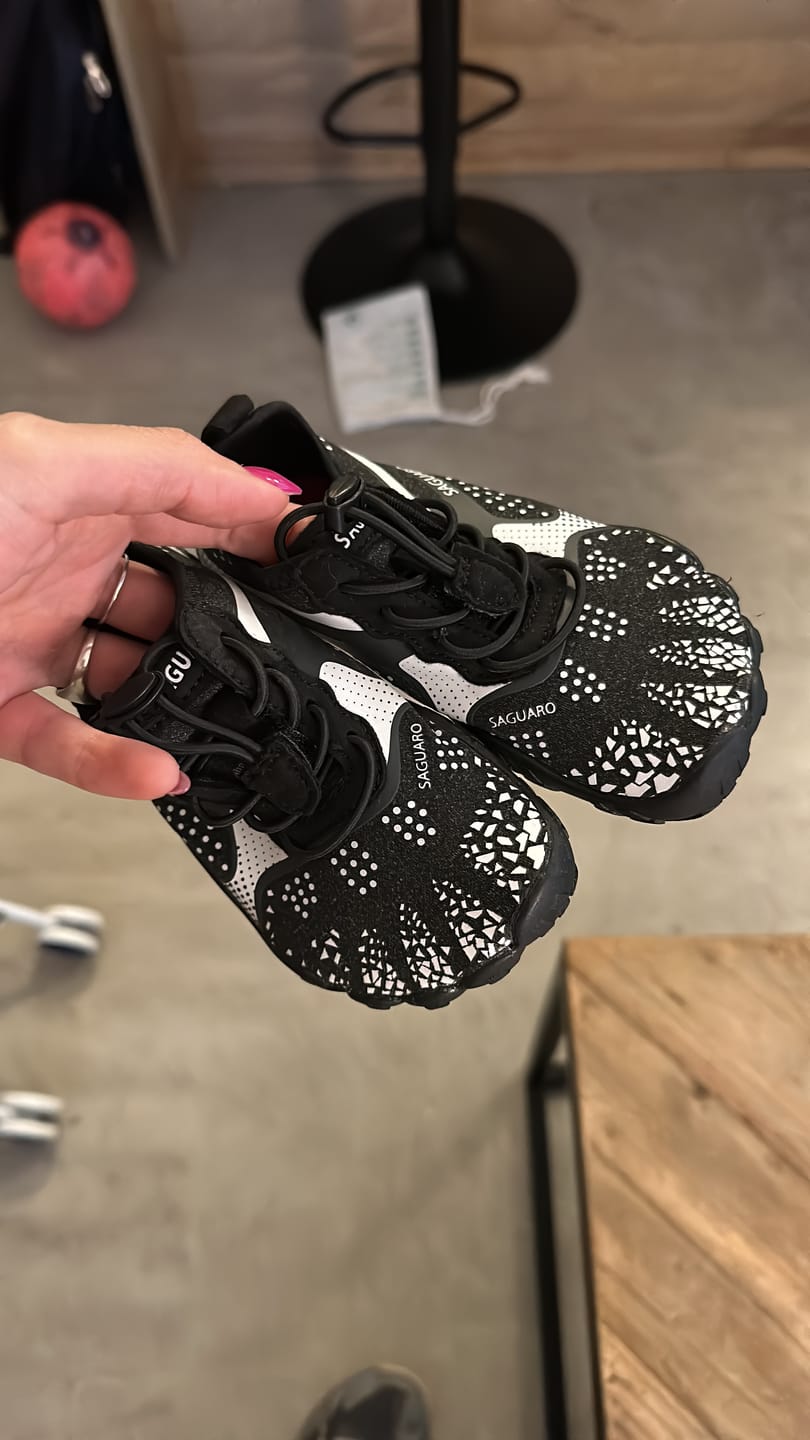 Customer photo review of Niños Barefoot Chaser Fast Ⅰ