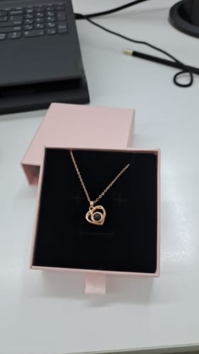 Customer photo review of Zikrayati Gems Heart Photo Necklace