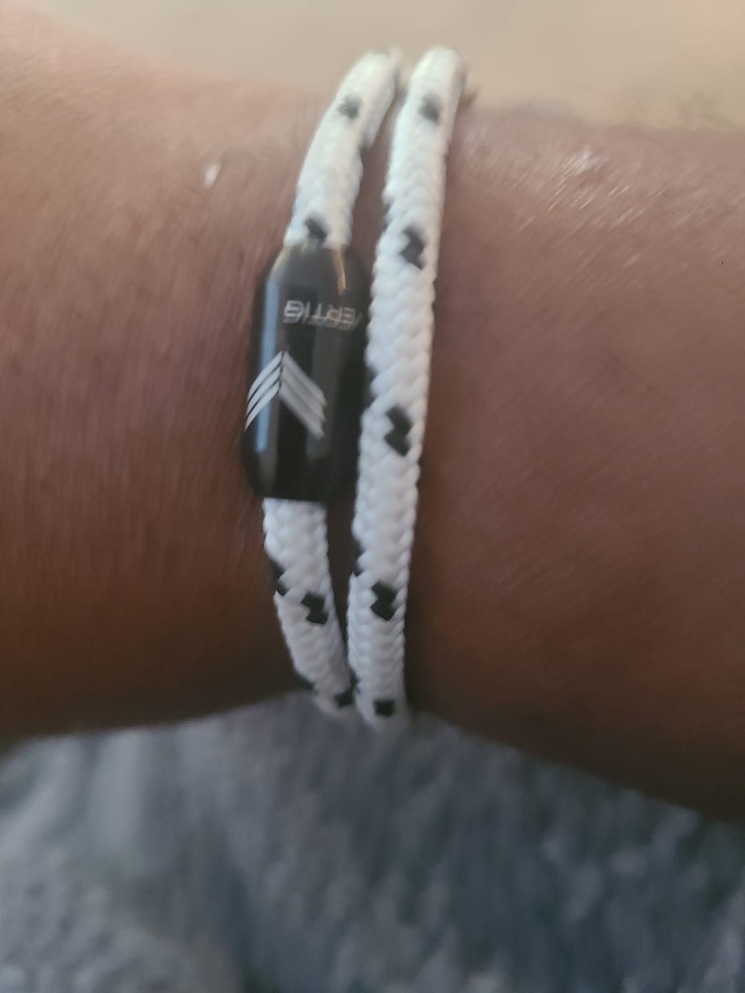 Customer photo review of Paracord Bracelet Magnetic Grey