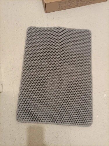 Customer photo review of Tapis pour bac à litière pour chat double couche et imperméable